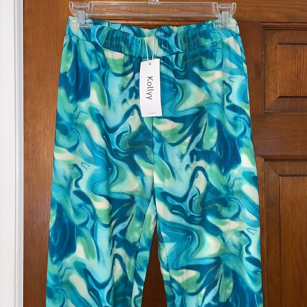 Tie die pants with scrunched leg, tags on brandnew